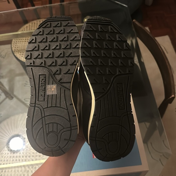 NEW- AUTRY Reelwind Sneaker - Picture 4 of 7